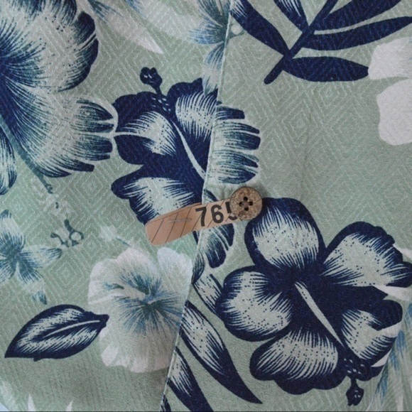 Bobby Chan 100% Silk Hawaiian Print Button Down Shirt, Size XL - Picture 9 of 9